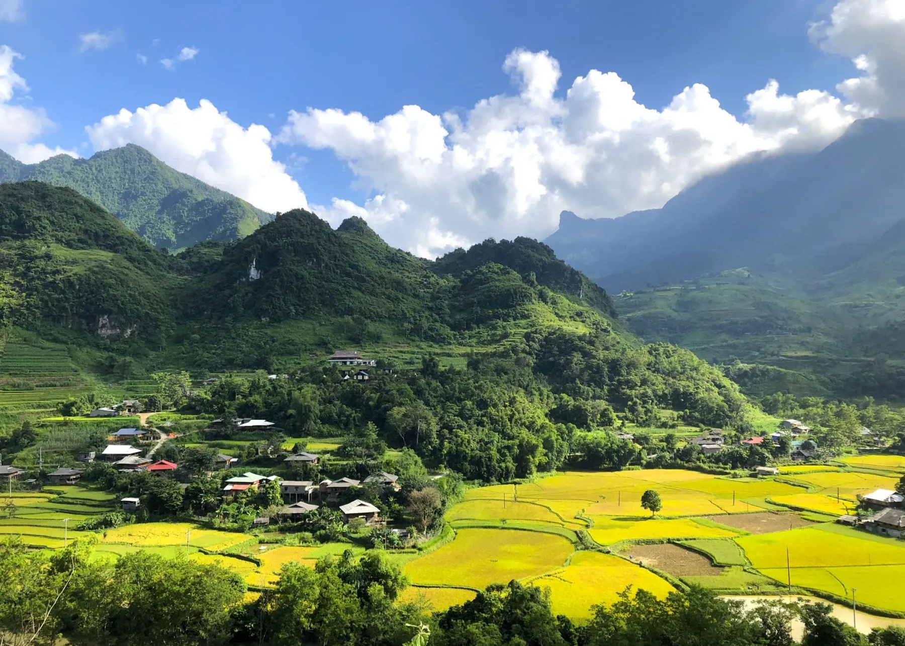 YEN MINH: HIDDEN BEAUTY IN THE HEART OF THE STONE PLATEAU